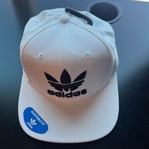 NWT Adidas white with black embroidery SnapBack cap baseball hat. New with tags